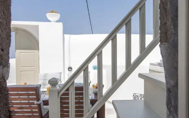Santorini 180 Degrees