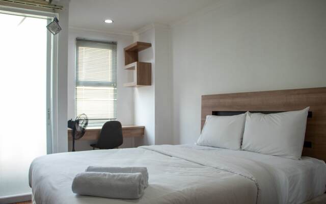 Nice And Comfort Studio Apartment At Belmont Residence Puri