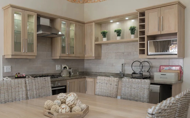 Cayley Mountain Resort