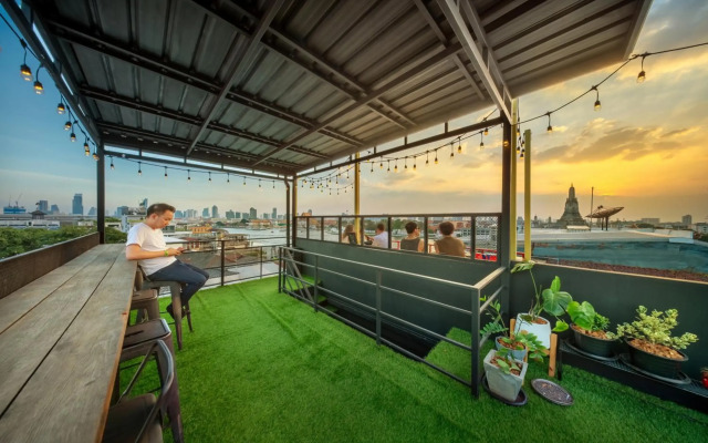 Pho Hostel