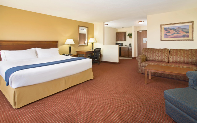 Holiday Inn Express Hotel & Suites Las Vegas, an IHG Hotel