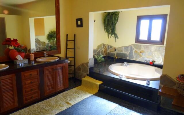 Villa Cristian With Private Pool in La Asomada