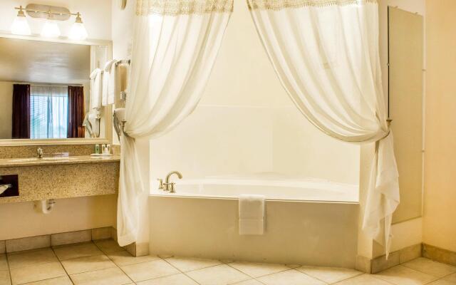 Quality Inn & Suites Lake Havasu City
