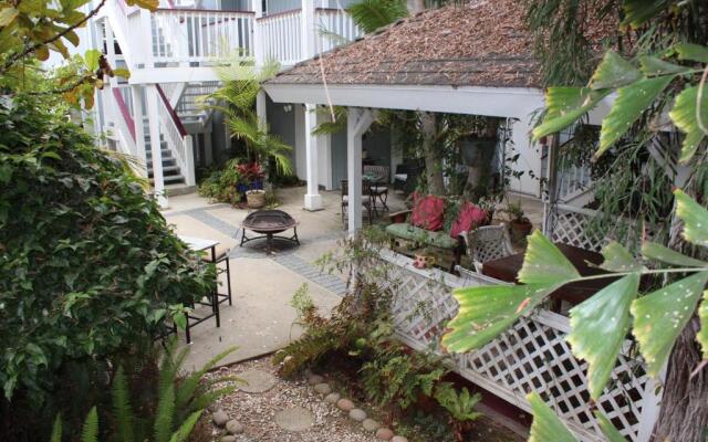 Pelican Cove Inn