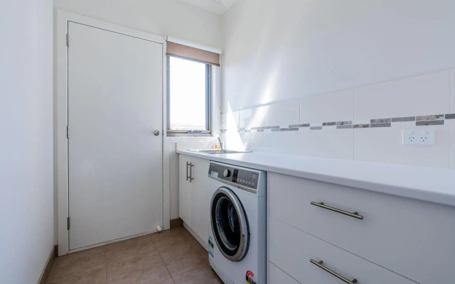 Surfside Lakeviews - Free Wifi