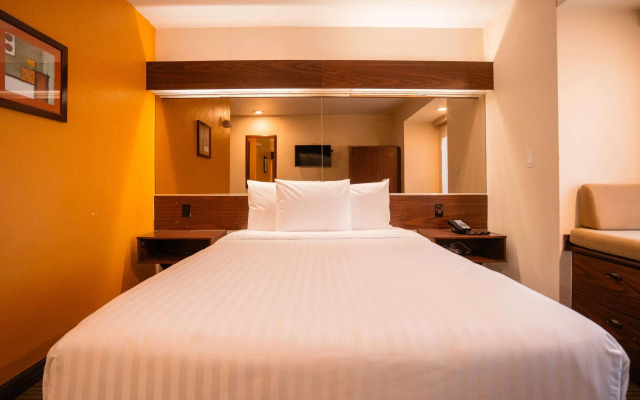 Microtel Inn by Wyndham Ciudad Juarez/By US Consulate