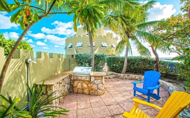 Cayman Castle & Guesthouse