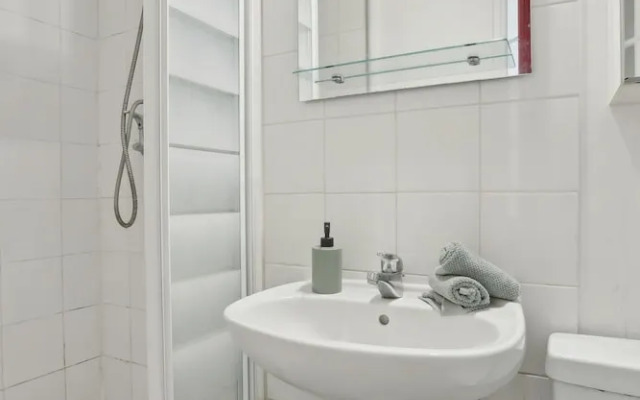 Chic 1BR by Châtelet & Louvre