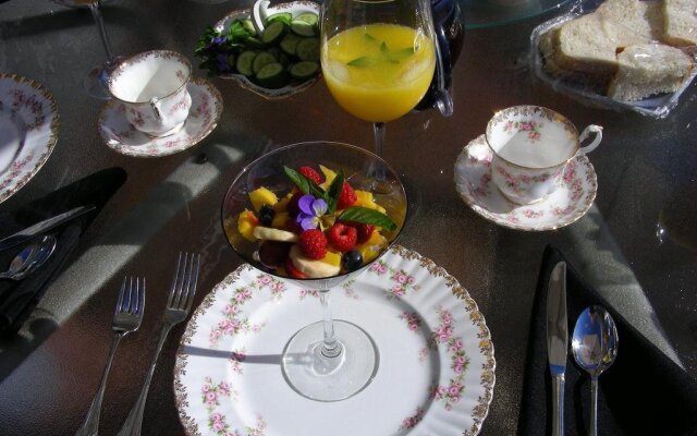 Golden Pathways Retreat and B&B