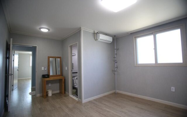 Namu Guesthouse & Pension - Hostel