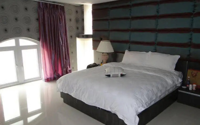 Palms Garden Hotel near SECC