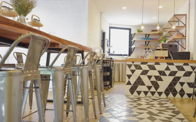 STrips the Poshtel - Hostel