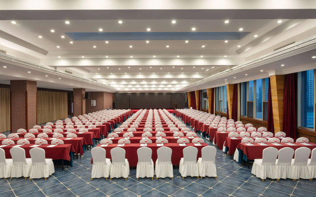 Days Hotel By Wyndham Harbin Qunli