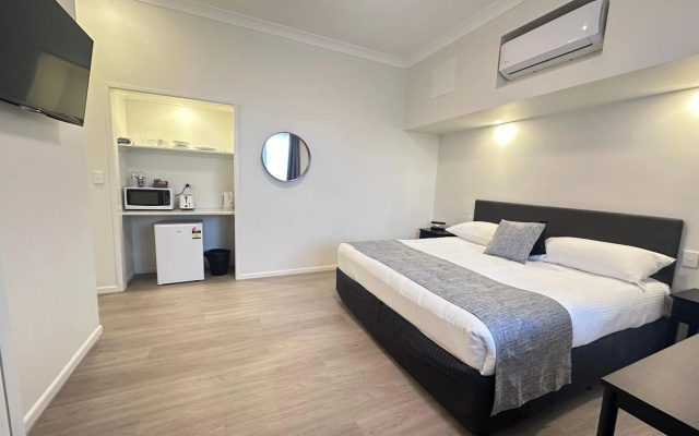 Puffers Inn Logan Motel – Guest Rooms – Logan Central