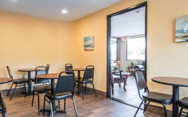 Econo Lodge Encinitas Moonlight Beach