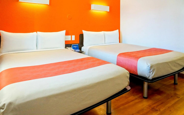 Motel 6 Carlsbad, CA Beach