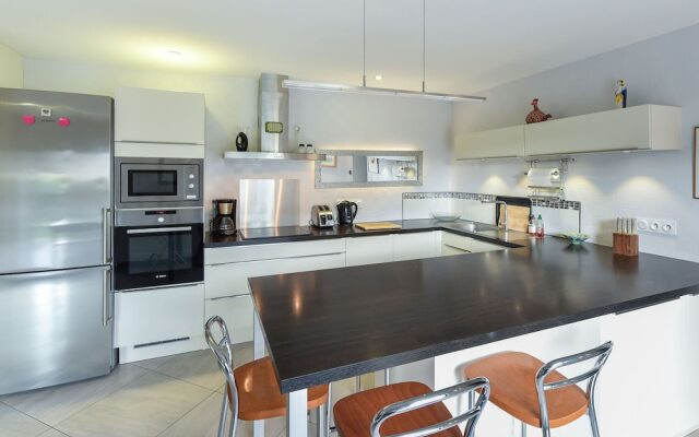 Luxury Holiday Home in Bannalec With Swimming Pool