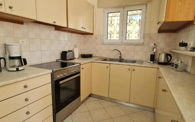 Chrisele House, 100m from Kalamaki Beach, Chania