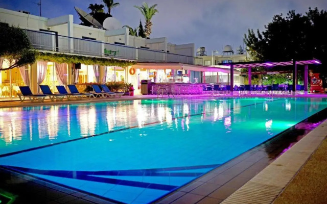 Thomas Apartments