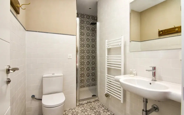 Bright & Elegant City Centre 3 BR Apart