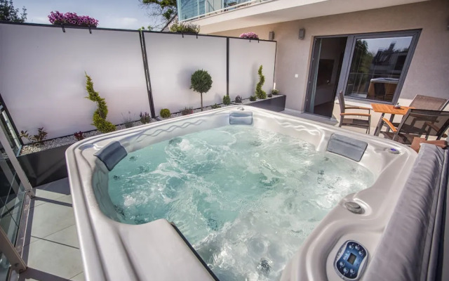 Onyx Luxury
