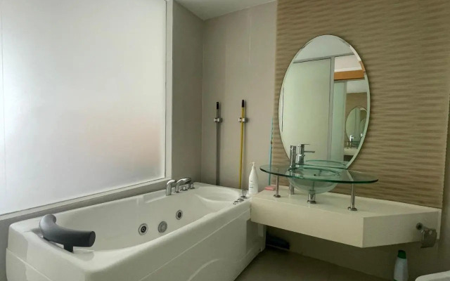 Private Jacuzzi Staycation at KL City 721