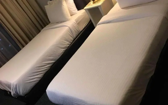 Raintree Service Suite At Times Square Kl