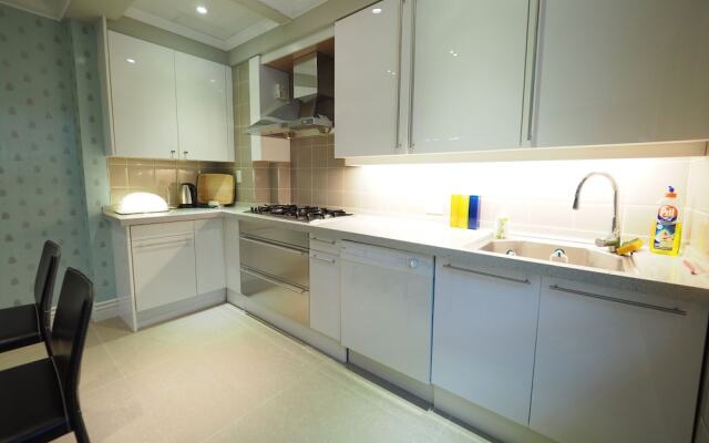 BR4&Zhongxiao Fuxing