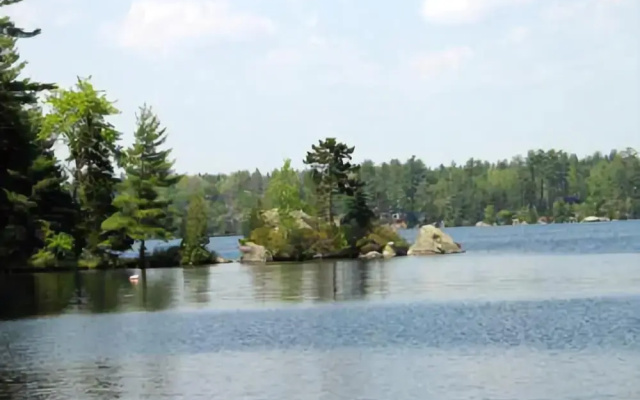 Loon Lodge - Two Bedroom Home