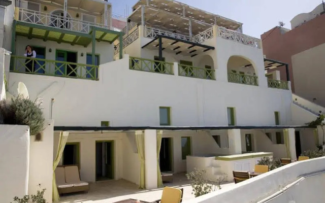 Adamis Majesty Suites