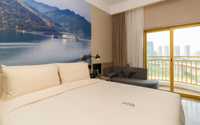 Atour Hotel (Chongqing Hongyadong Riverside)