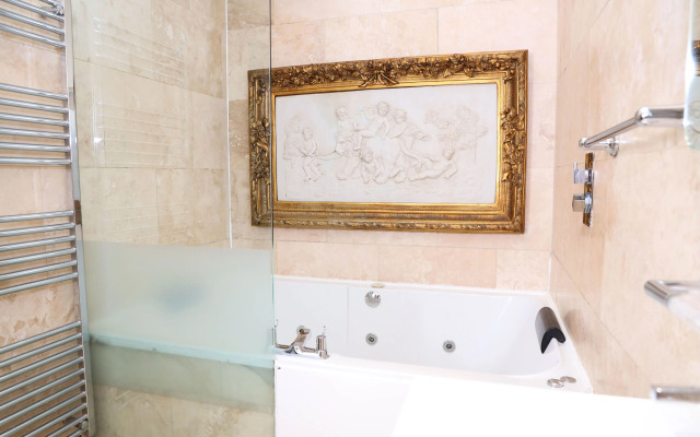 Signature Living Bold Street Apartments