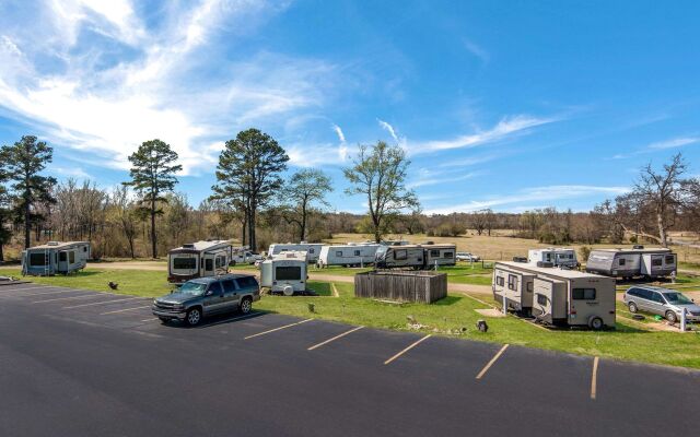 Rodeway Inn Broken Bow - Hochatown