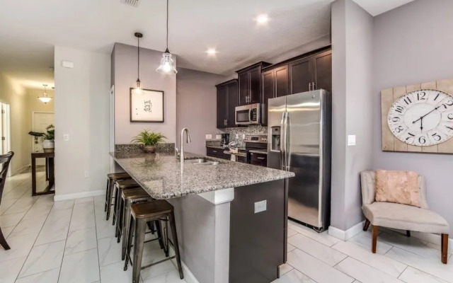 3097pequod 5 Bedroom Townhouse by RedAwning