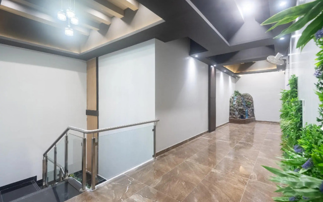 Capital O 42409 Hotel Zara Grand