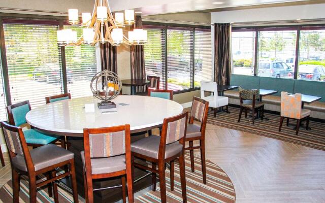 Wingate by Wyndham Baltimore BWI Airport