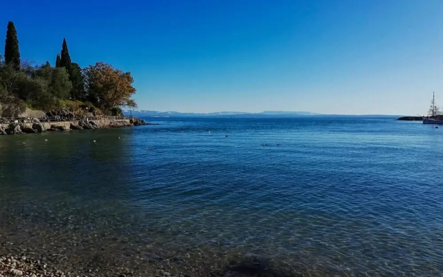 Stunning Home in Ika With 4 Bedrooms and Wifi