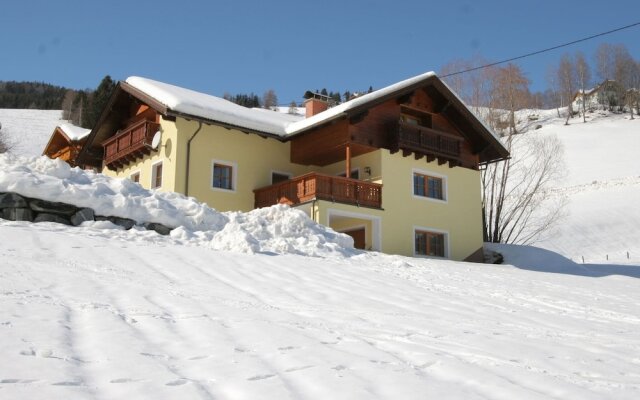 Beautiful Luxury 5 Star Chalet, 17 People With In-house Wellness Centre. A Winner!