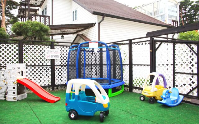 Gangneung Gyeongpo J Pension