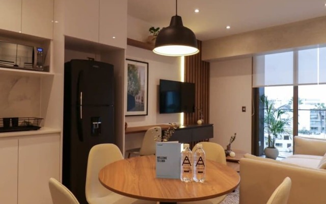 w 1BR With Balcony in Luxury Building Barranco