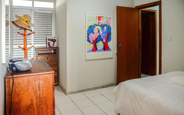 Apto 3Qts Cond. c/ piscina a 600m da Praia CEE202