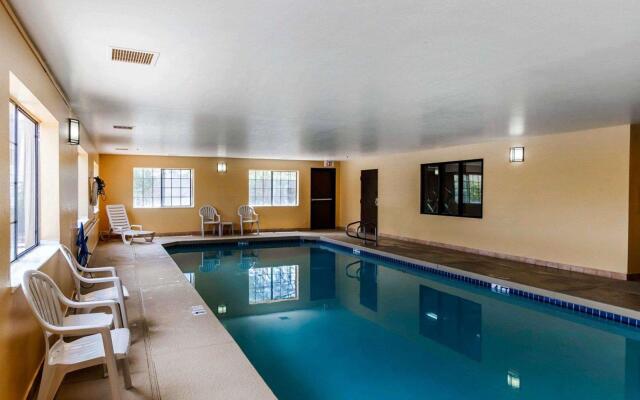 Comfort Inn & Suites Surprise Near Sun City West