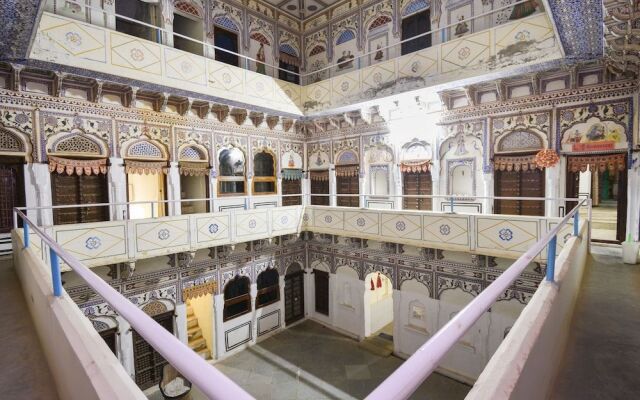 Oyo 46031 Singhasan Haveli