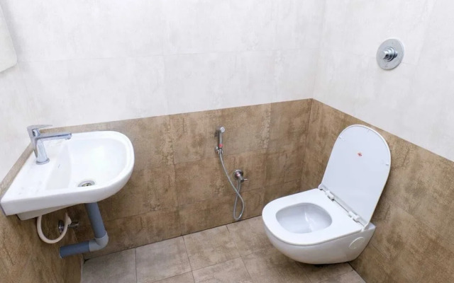 Balu Residency - A Business Class Hotel