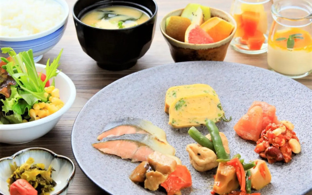 Quintessa Hotel Fukuoka Tenjin Comic & Books
