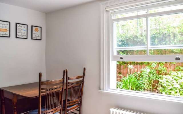 Pretty Brixton 1 Bedroom Flat With Garden