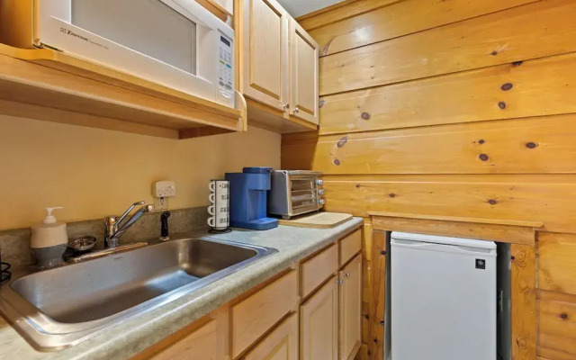 Suite at Dollywood Lane