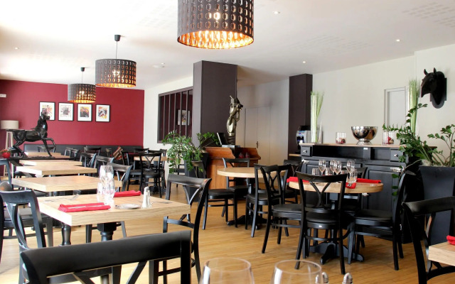 Logis Hotel Le Cheval Noir