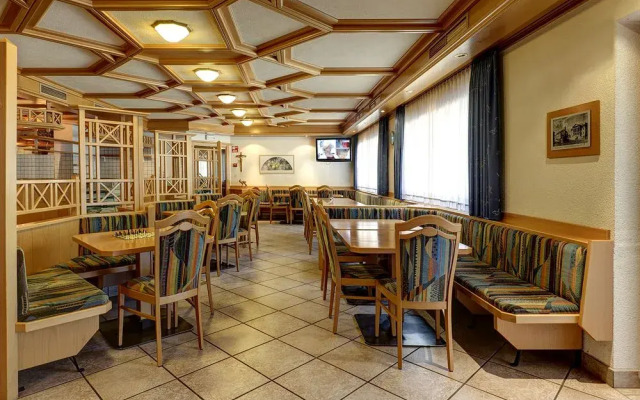 Ahrner Wirt Apartments