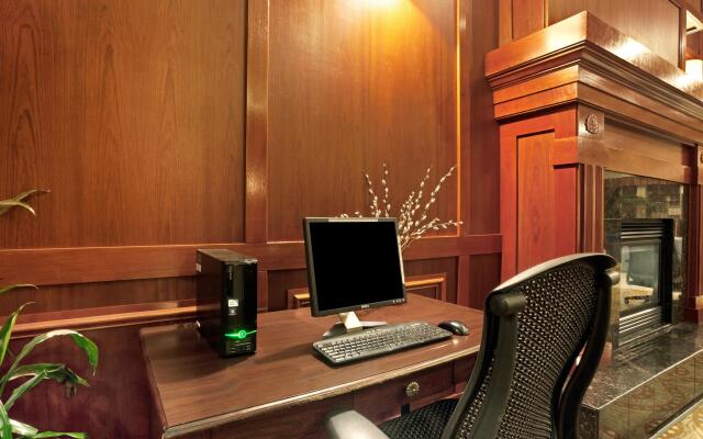 Ramada By Wyndham Tukwila Southcenter